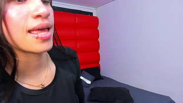 Snapshot of Gaby_Skinny_ chatting on July 3, 9:05 am Gaby Skinny online show from July 3, 9:05 am