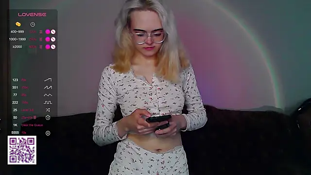 Oxcy Secret online show from June 18, 6:13 am