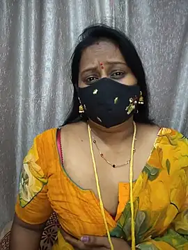 Snapshot of Nithya_ chatting on July 10, 7:01 am Nithya online show from July 10, 7:01 am