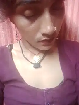 Snapshot of Hot_Radhaji1 chatting on July 10, 11:40 pm Hot Radhaji1 online show from July 10, 11:40 pm