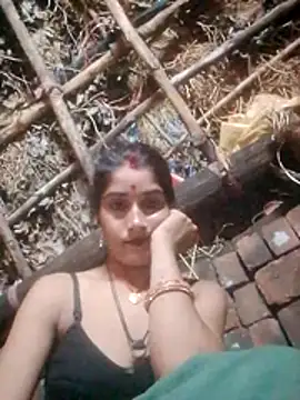 Snapshot of Hot_Radhaji1 chatting on July 13, 9:39 pm Hot Radhaji1 online show from July 13, 9:39 pm