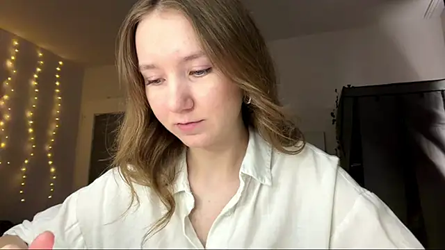 Snapshot of smalllisa chatting on June 19, 6:12 pm smalllisa online show from June 19, 6:12 pm