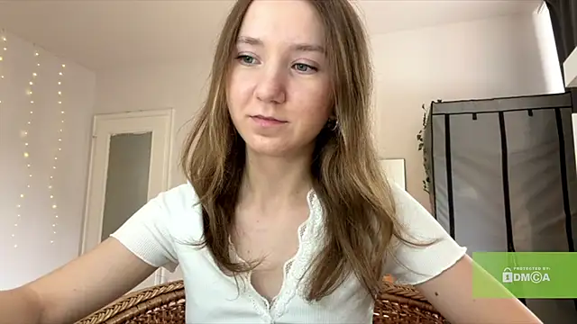 Snapshot of smalllisa chatting on June 30, 3:46 pm smalllisa online show from June 30, 3:46 pm
