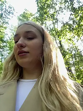 Polly Pop online show from June 18, 2:54 pm