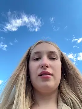 Polly Pop online show from June 25, 3:38 pm