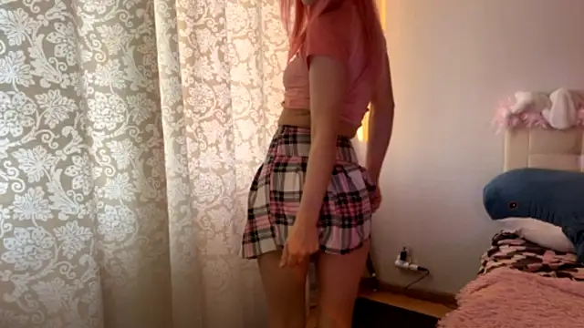 Snapshot of sexy_cute18 chatting on July 3, 1:01 am sexy cute18 online show from July 3, 1:01 am