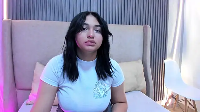 NaomiWhite  online show from June 16, 8:11 pm