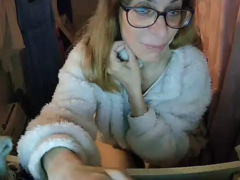 Snapshot of Aphrodity_Roxx chatting on July 18, 12:59 am Aphrodity Roxx online show from July 18, 12:59 am