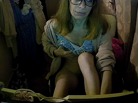 Snapshot of Aphrodity_Roxx chatting on July 31, 9:47 pm Aphrodity Roxx online show from July 31, 9:47 pm
