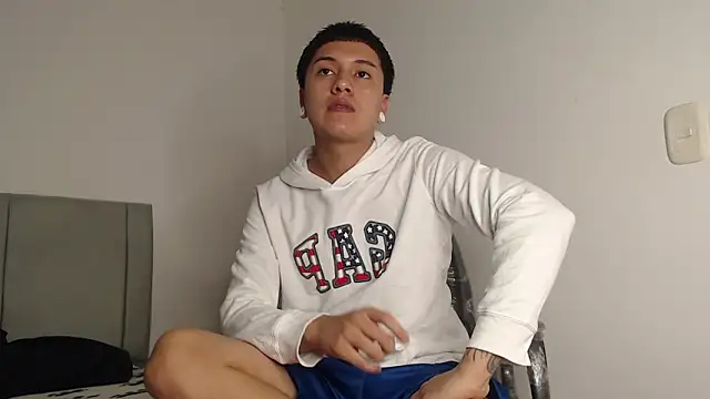 Owenn  blueee online show from June 16, 6:54 pm
