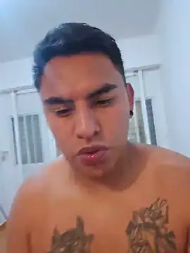 Snapshot of perez2953 chatting on July 19, 6:33 pm perez2953 online show from July 19, 6:33 pm