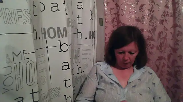 Snapshot of Schastlivaya43 chatting on July 8, 7:40 pm Schastlivaya43 online show from July 8, 7:40 pm