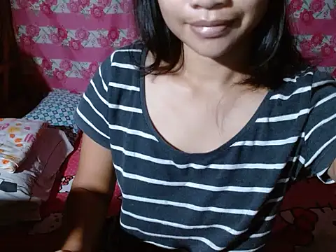 Snapshot of Itsme_Foxy_Shantale chatting on June 17, 9:05 pm Itsme Foxy Shantale online show from June 17, 9:05 pm