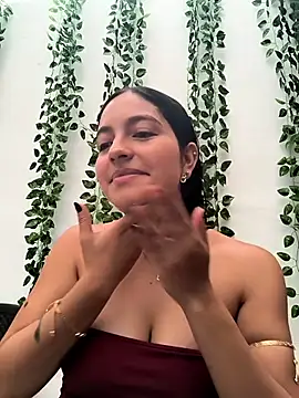 Snapshot of SophiCastro09_ chatting on July 3, 2:23 pm SophiCastro09 online show from July 3, 2:23 pm