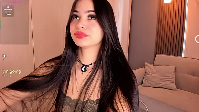 madisson foxxx  online show from August 3, 2:00 pm