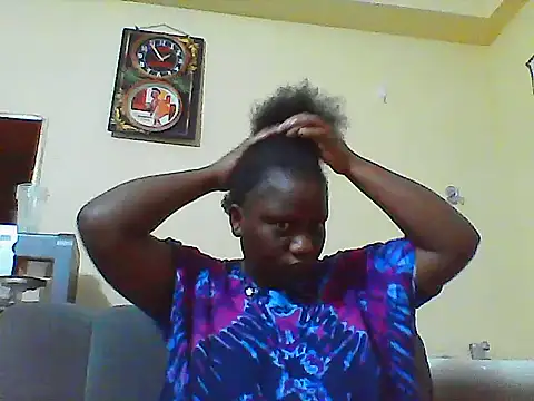 Snapshot of biganni_ chatting on July 8, 2:05 am biganni online show from July 8, 2:05 am