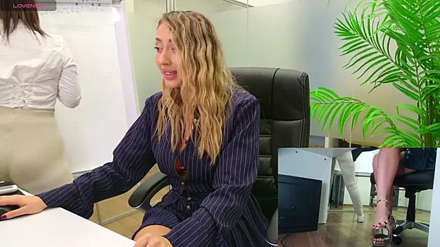 Snapshot of BabesGoWild chatting on January 22, 8:59 pm BabesGoWild online show from January 22, 8:59 pm