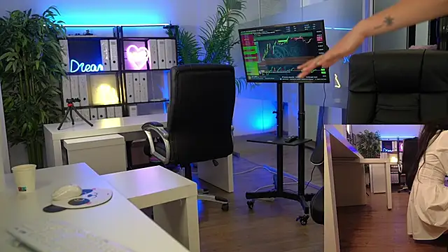 Snapshot of BabesGoWild chatting on February 21, 5:52 am BabesGoWild online show from February 21, 5:52 am