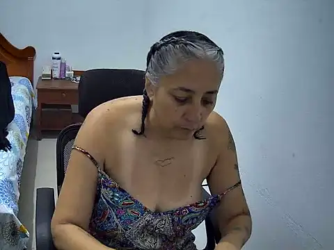 Snapshot of cersey_ chatting on July 20, 3:10 am cersey online show from July 20, 3:10 am