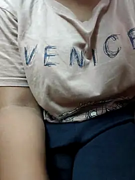 Snapshot of telugubigboobs__P chatting on July 17, 6:42 am telugubigboobs P online show from July 17, 6:42 am