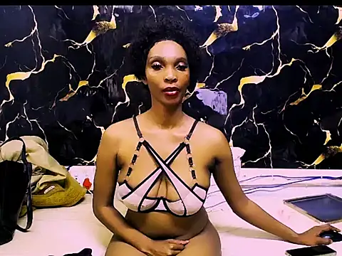 Caramelminxx  online show from June 13, 7:28 am