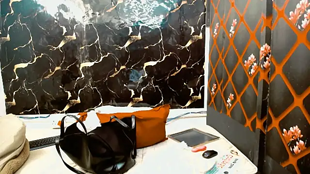 Caramelminxx  online show from July 9, 7:56 am