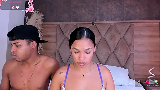 TaylorAndThalia online show from June 16, 7:27 pm