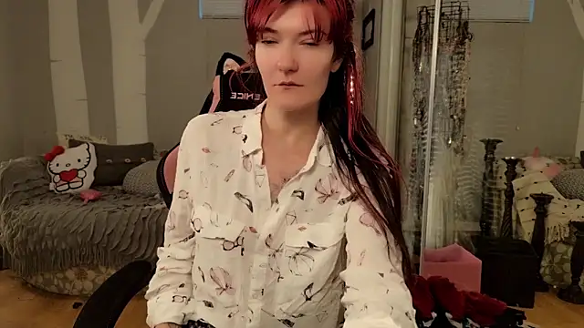 Snapshot of youngmilfBlossom chatting on June 16, 5:37 pm youngmilfBlossom online show from June 16, 5:37 pm