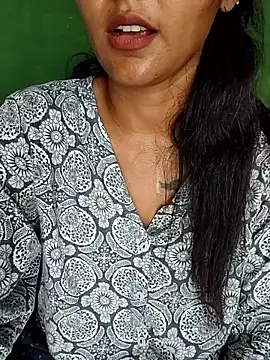 Snapshot of Miss-cutee chatting on June 18, 11:47 am Miss-cutee online show from June 18, 11:47 am