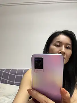 Snapshot of yanzi-888 chatting on June 7, 1:04 pm yanzi-888 online show from June 7, 1:04 pm