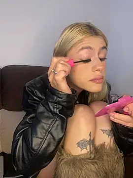 Snapshot of Lia-firee chatting on June 29, 1:11 pm Lia-firee online show from June 29, 1:11 pm
