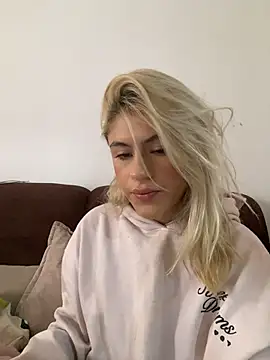 Snapshot of Lia-firee chatting on July 10, 2:08 pm Lia-firee online show from July 10, 2:08 pm