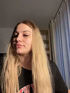Snapshot of DariaSellen chatting on June 13, 6:17 pm DariaSellen online show from June 13, 6:17 pm