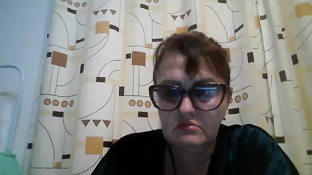 Snapshot of ErikaXShine chatting on June 14, 8:22 pm ErikaXShine online show from June 14, 8:22 pm