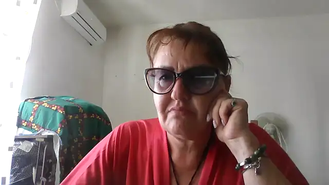 Snapshot of ErikaXShine chatting on June 25, 12:09 pm ErikaXShine online show from June 25, 12:09 pm