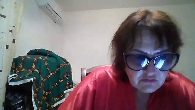 Snapshot of ErikaXShine chatting on June 26, 8:13 pm ErikaXShine online show from June 26, 8:13 pm
