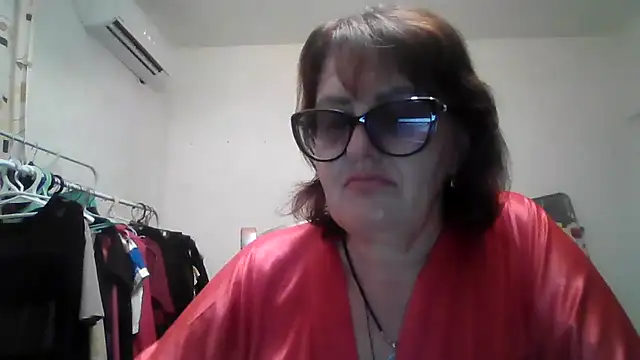 Snapshot of ErikaXShine chatting on July 26, 7:32 pm ErikaXShine online show from July 26, 7:32 pm