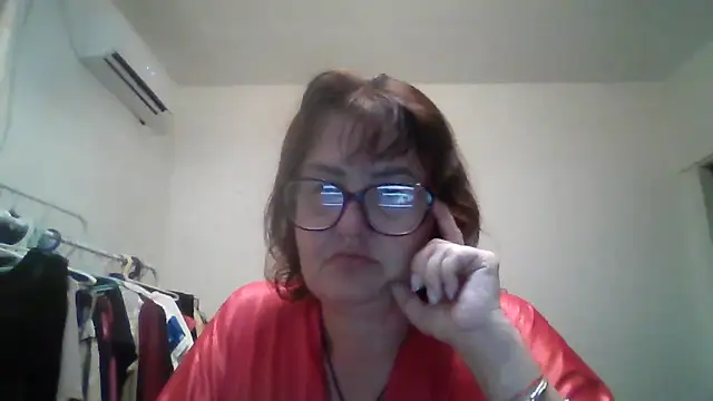 Snapshot of ErikaXShine chatting on August 1, 7:24 pm ErikaXShine online show from August 1, 7:24 pm
