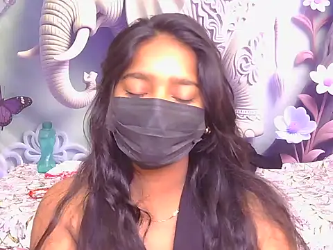 Snapshot of bold-kiyara chatting on June 13, 5:49 am bold-kiyara online show from June 13, 5:49 am