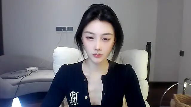 SylvieMaya online show from June 13, 3:32 pm
