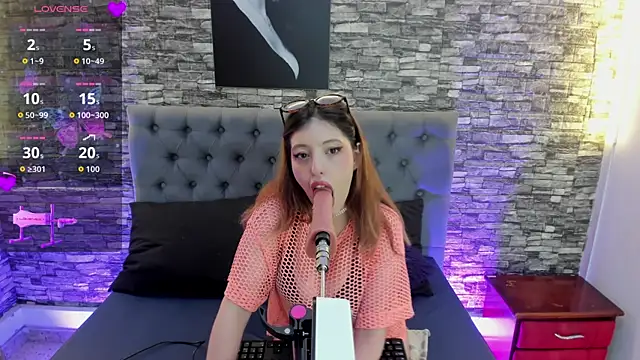 Snapshot of AngeliqueGirard chatting on July 18, 7:50 pm AngeliqueGirard online show from July 18, 7:50 pm