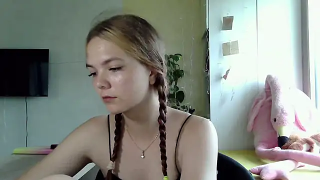 Snapshot of AvrilGillig chatting on July 10, 1:03 pm AvrilGillig online show from July 10, 1:03 pm