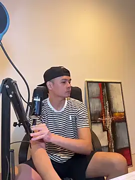 Snapshot of clarkdangerous chatting on June 15, 12:13 am clarkdangerous online show from June 15, 12:13 am