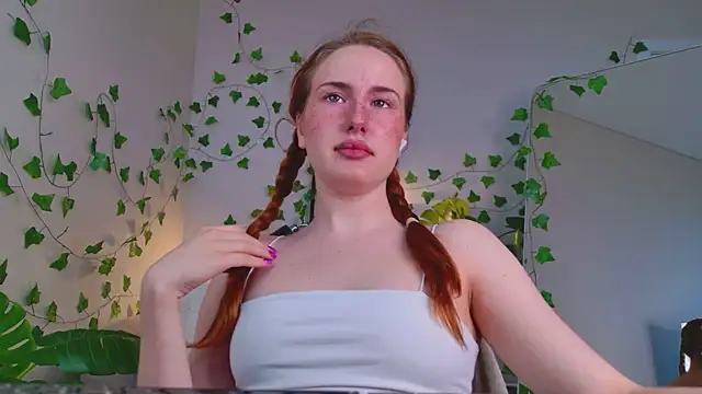 ChloeAster online show from July 21, 7:00 am