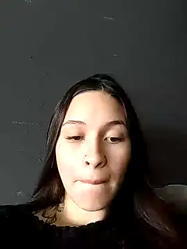 Snapshot of amina_hott chatting on June 8, 6:08 pm amina hott online show from June 8, 6:08 pm