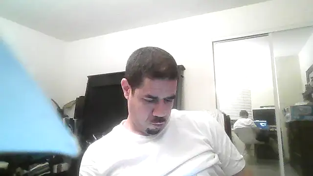 Snapshot of toosexy4myshirt chatting on June 9, 3:51 am toosexy4myshirt online show from June 9, 3:51 am