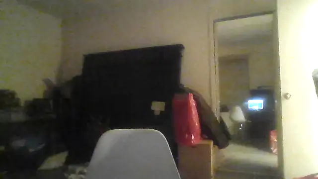 Snapshot of toosexy4myshirt chatting on June 27, 6:51 am toosexy4myshirt online show from June 27, 6:51 am