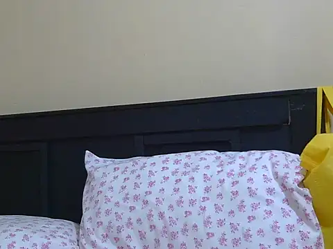 Snapshot of kinkydolll chatting on July 3, 3:24 am kinkydolll online show from July 3, 3:24 am