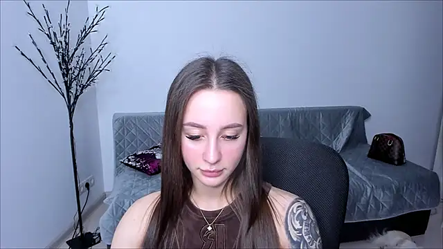 Snapshot of Tina_tin85 chatting on June 21, 9:06 pm Tina tin85 online show from June 21, 9:06 pm