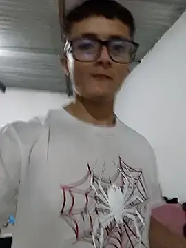 Snapshot of Davitfitnosuke chatting on June 13, 3:15 am Davitfitnosuke online show from June 13, 3:15 am